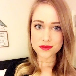 Meet your Posher, Vanessa